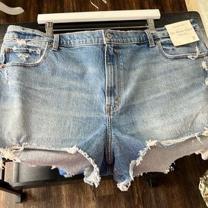 40 Abercrombie & Fitch Mom Shorts